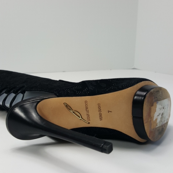 Brian Atwood Sexy toeless boots with lace up back - Picture 4 of 7